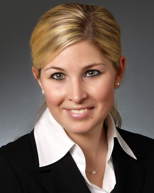 Foto JProf. Dr. Janine Maniora Foto JProf. Dr. Janine Maniora