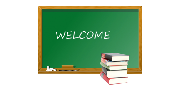 Grafik "Back to School" Grüne Schiefertafel mit Schritzug "Welcome" und Bücherstapel davor