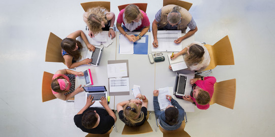 Besprechungssituation Luftaufnahme Besprechungssituation